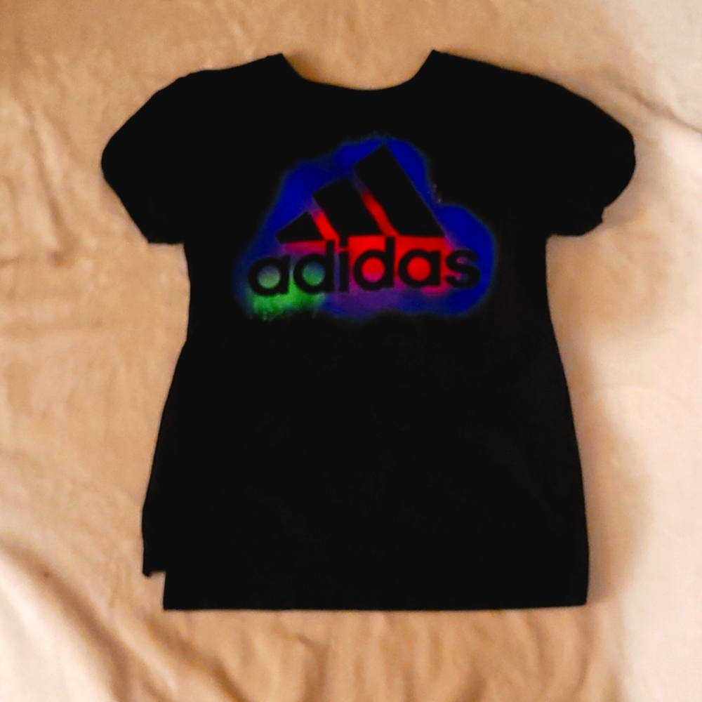 Adidas tee